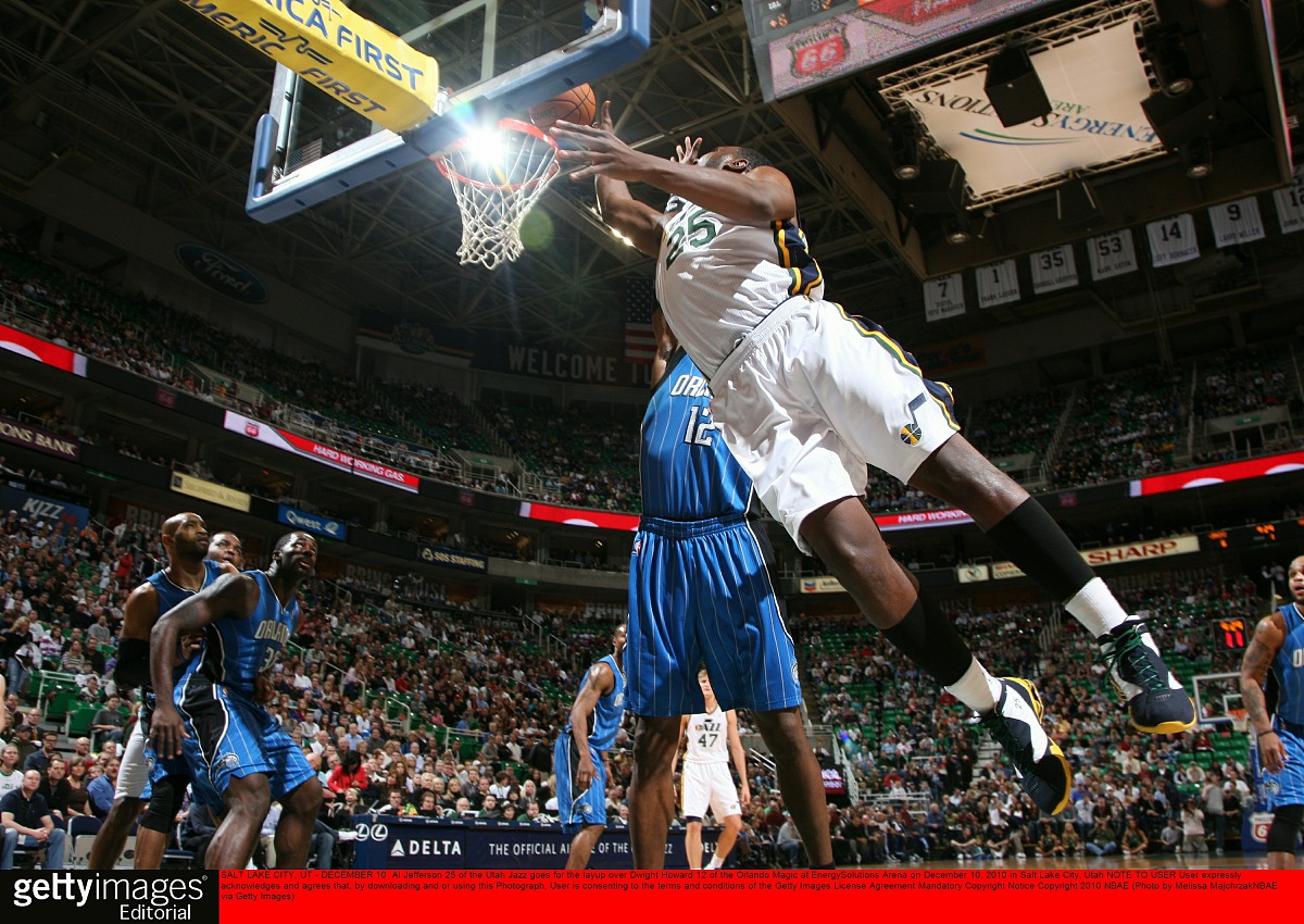 包含独行侠球员在比赛中展现出不凡实力的词条