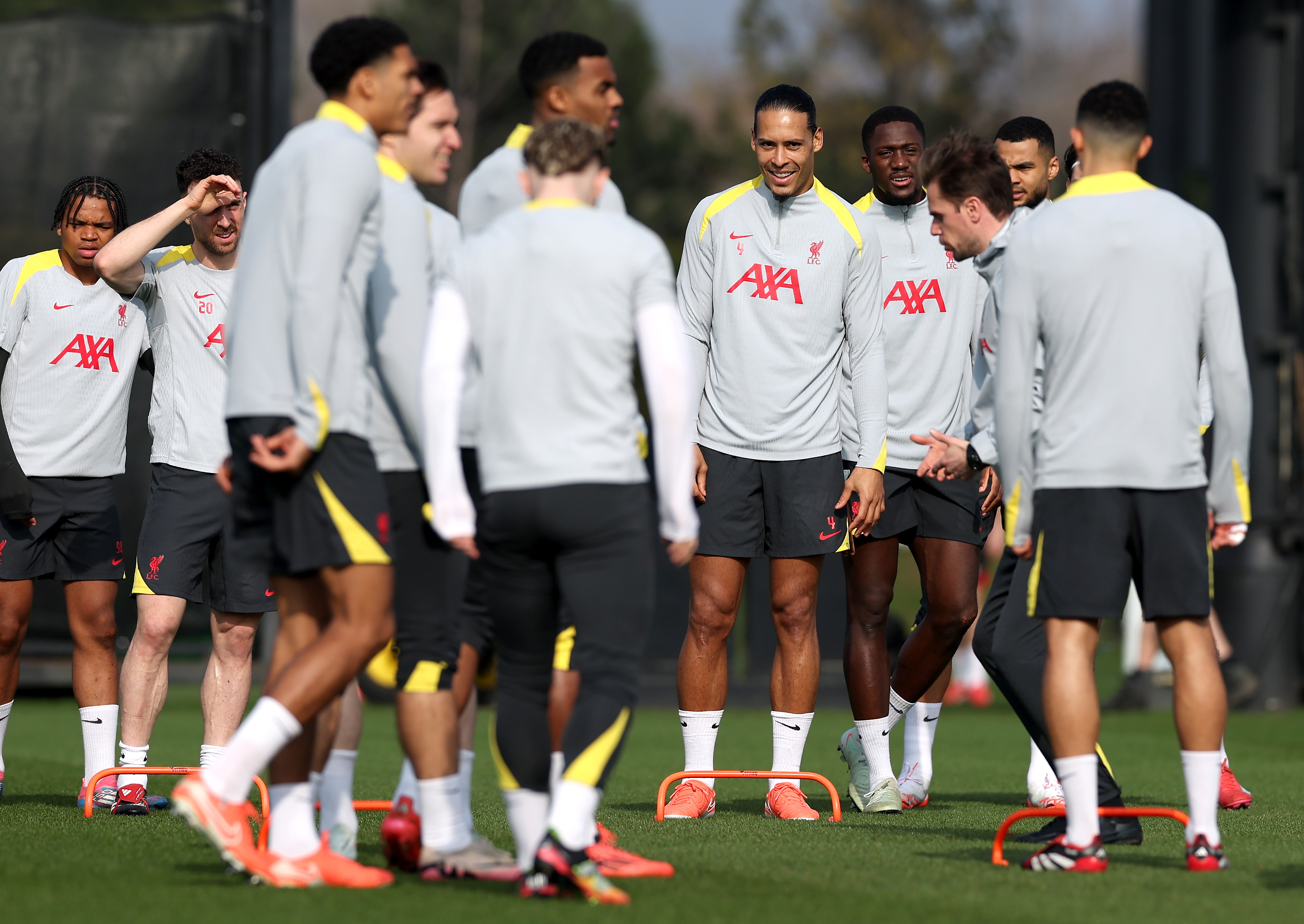 利物浦中场球员准备转投欧洲其他顶级俱乐部的简单介绍 利物浦中场球员准备转投欧洲其他顶级俱乐部的简单介绍