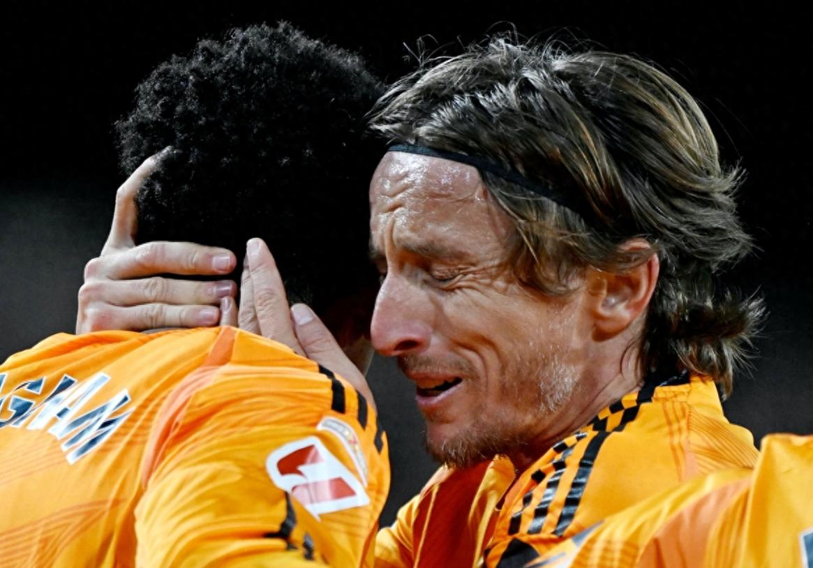 瓦伦西亚赢得重要比赛，保持领先优势的简单介绍