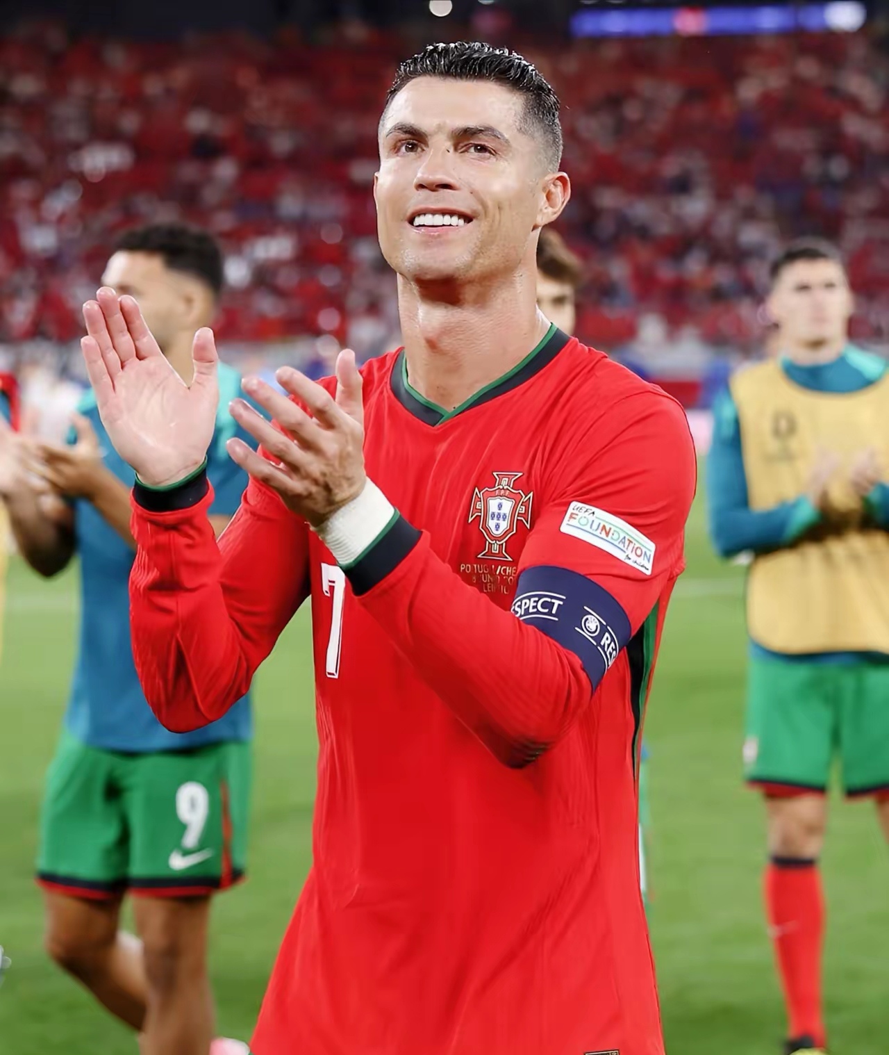 包含葡萄牙队在欧洲赛场大放异彩，赢球技巧独领风骚的词条