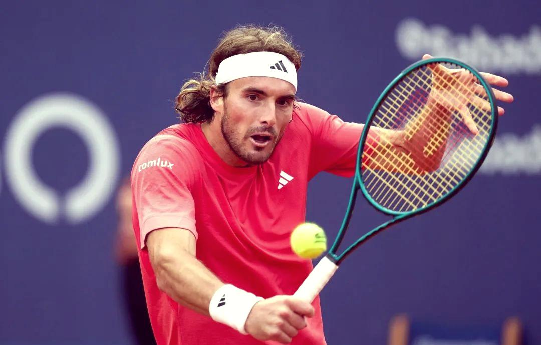 包含德国网球队碾压西班牙网球队，西西帕斯统治全场的词条