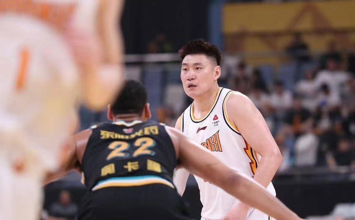 辽宁队轻取山东队,胡金秋刷新纪录 辽宁队轻取山东队,胡金秋刷新纪录