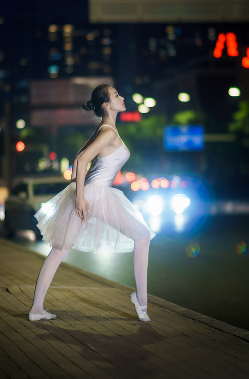 阿拉巴式爆发!加拿大钢铁防线打穿厄瓜多尔,书写北美足球新篇章