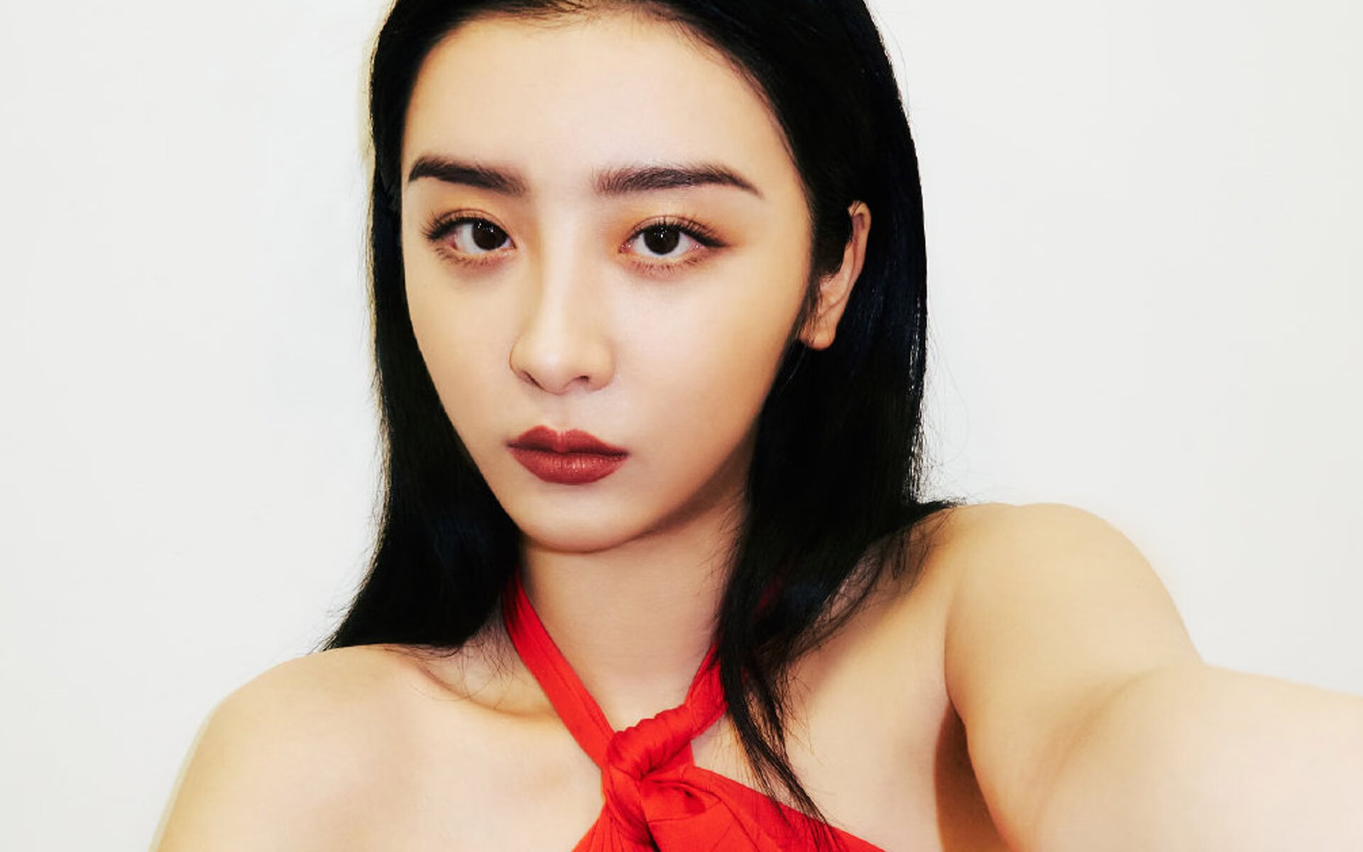 加勒比奇迹与亚平宁星光，足球之夜的双重奏鸣