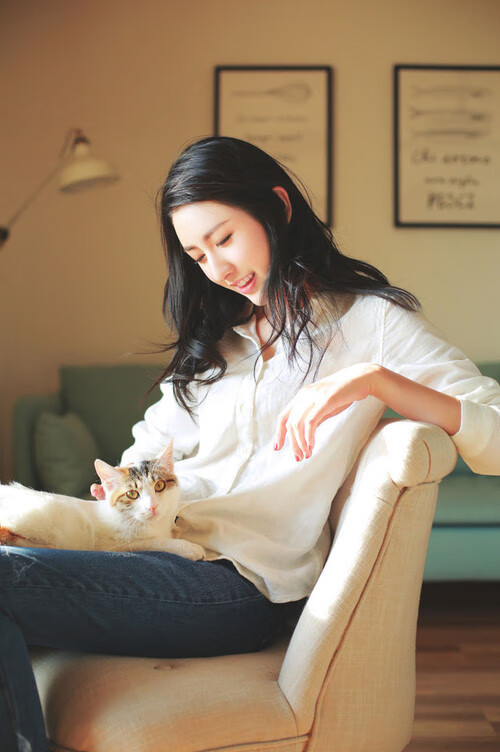 银色闪电撕裂黑夜，新王伦纳德终局统治加冕