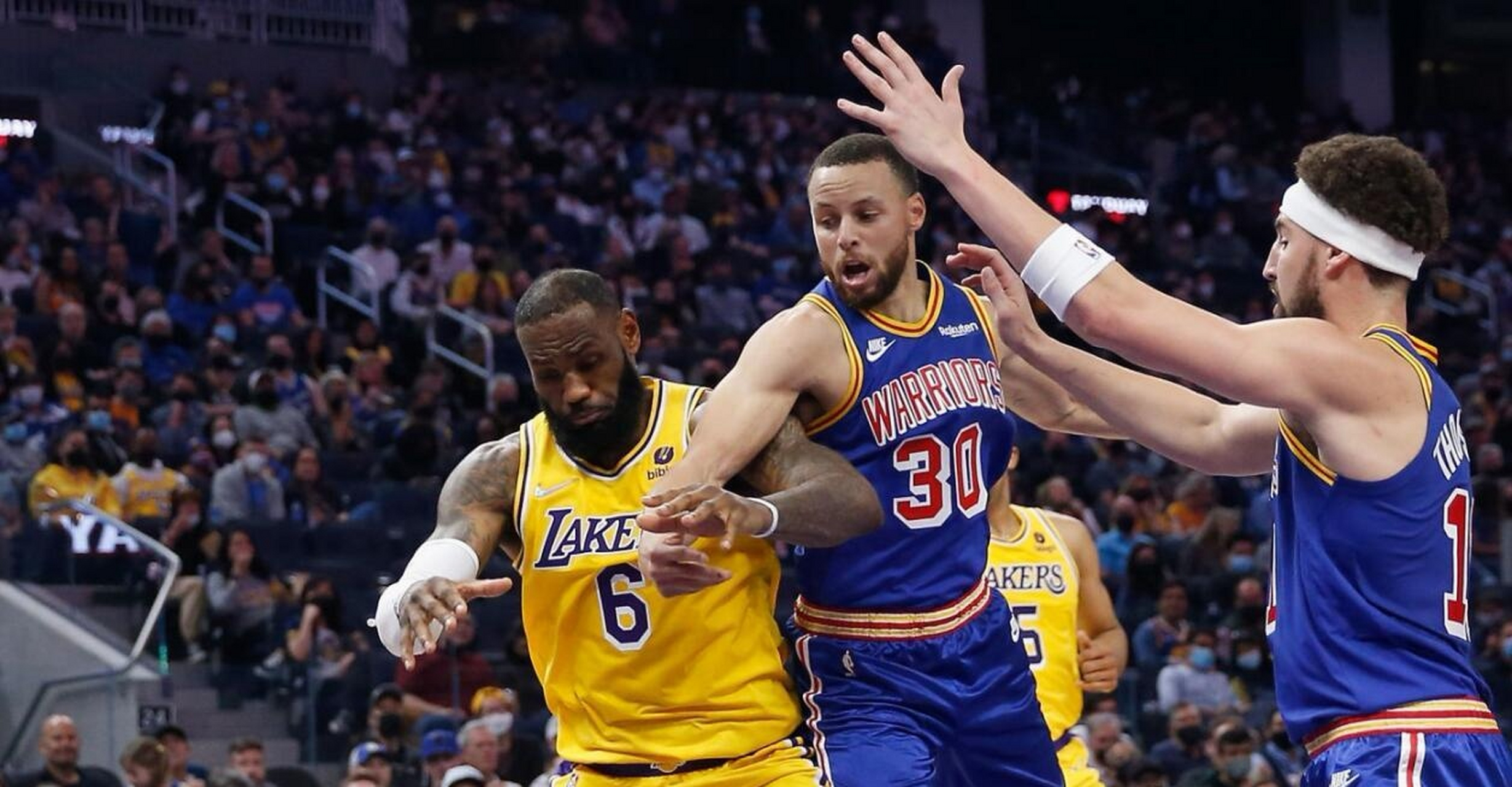 2026世界杯焦点战，湖人横扫辽宁队